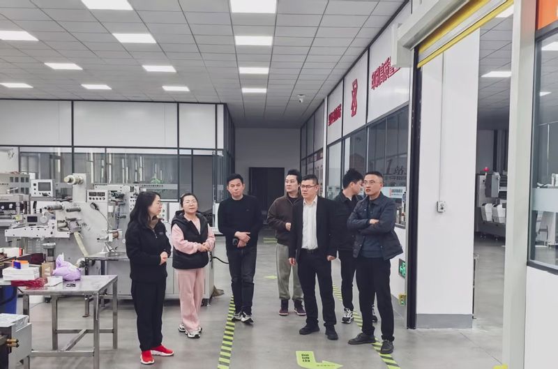 智改产线提效能 同心调研促发展 ——民革宣城市第二支部调研AI赋能企业高质量发展