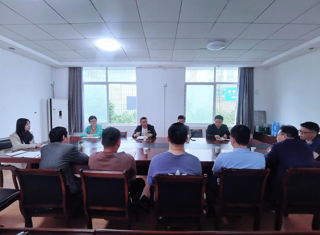 民革党员律师工作座谈会.jpg